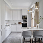 Подвесной светильник со стеклянными плафоном в виде шара и золотыми деталями & Coombes варинант исполнения - 4 | Loft Concept в Челябинске