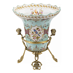 Ваза из голубого фарфора с рисунком птиц и цветов и декоративными элементами Blue Garden варинант исполнения - 1 | Loft Concept в Челябинске