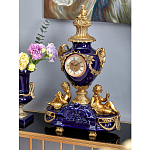 Часы настольные из темно-синего фарфора с бронзовыми фигурками и декоративными элементами Eden Garden варинант исполнения - 4 | Loft Concept в Челябинске