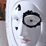 Ваза с декоративными лицами и графическими элементами в виде сердец и символов Faces of Imagination варинант исполнения - 6 | Loft Concept в Челябинске