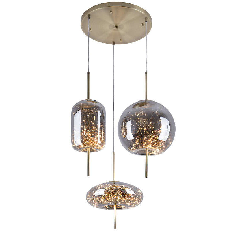 Подвесной светильник с гирляндой внутри 3-х стеклянных плафонов Garland Glass Trio Hanging Lamp Латунь Дымчатый (Smoke) Подвесной светильник с гирляндой внутри 3-х стеклянных плафонов Garland Glass Trio Hanging Lamp Латунь Дымчатый (Smoke) в Челябинске | Loft Concept