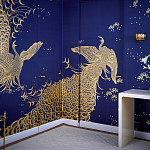 Обои ручная роспись в стиле Арт-деко Whistler Peacocks Colourway SC-100 on Empire Blue dyed silk варинант исполнения - 2 | Loft Concept в Челябинске