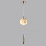 Подвесной светильник с шарообразным плафоном из белого стекла с подвеской из камня и кисточкой Agatelle варинант исполнения - 4 | Loft Concept в Челябинске