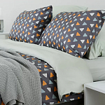 Постельное белье из сатина с принтом треугольники 150х200 см Triangular Dreams варинант исполнения - 7 | Loft Concept в Челябинске