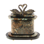 Часы настольные из натурального камня с декором в виде двух лебедей Swans Stone Clock варинант исполнения - 3 | Loft Concept в Челябинске