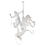 Люстра с тремя фигурами обезьян с лампочками в руках белого цвета Hanging Monkey варинант исполнения - 1 | Loft Concept в Челябинске