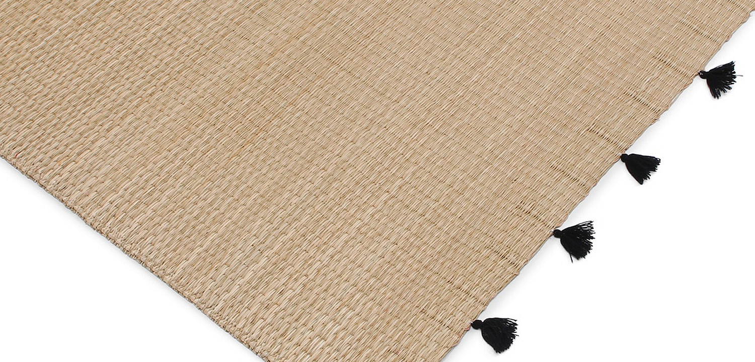 Ковер с помпонами Wicker Carpet Ковер с помпонами Wicker Carpet - Loft-Concept в Челябинске