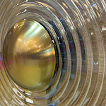 Бра с круглым рифленым плафоном янтарного цвета Savio Glass Disc Light варинант исполнения - 1 | Loft Concept в Челябинске