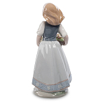 Статуэтка фарфоровая Девочка с корзиной цветов Charming Statuette варинант исполнения - 1 | Loft Concept в Челябинске