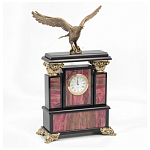 Часы настольные из родонита и бронзы с декором в виде орла Eagle Stone Clock варинант исполнения - 2 | Loft Concept в Челябинске