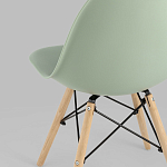 Пластиковый стул на ножках из массива бука Eames Mint варинант исполнения - 6 | Loft Concept в Челябинске