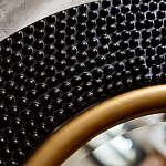 Зеркало в черной фактурной раме с золотым кантом Summon the Light варинант исполнения - 3 | Loft Concept в Челябинске