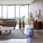 Фигурный приставной столик бордового цвета  AMORPHOUS варинант исполнения - 6 | Loft Concept в Челябинске