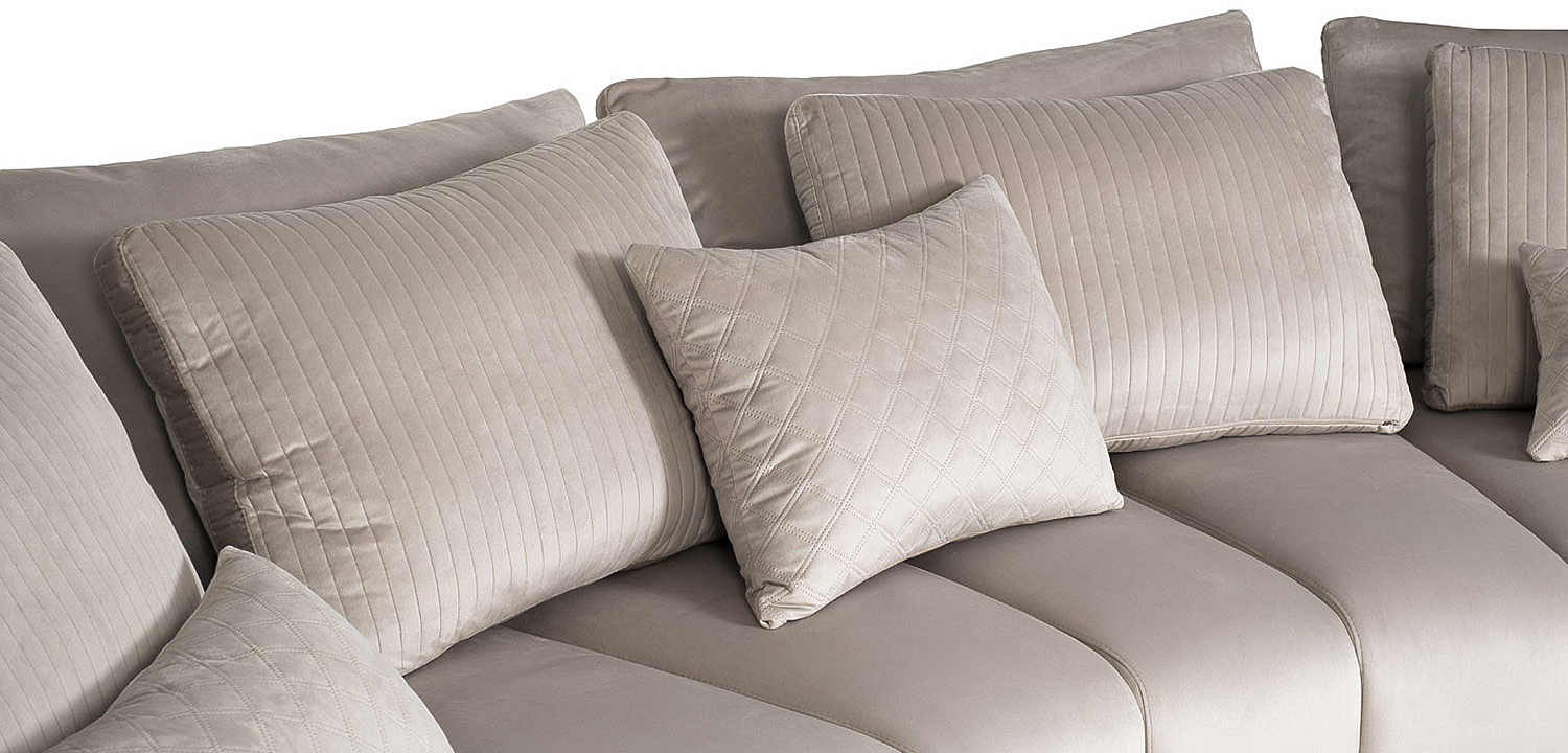 Диван Brody Grande cream sofa Диван Brody Grande cream sofa - Loft-Concept в Челябинске