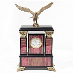 Часы настольные из родонита и бронзы с декором в виде орла Eagle Stone Clock варинант исполнения - 1 | Loft Concept в Челябинске