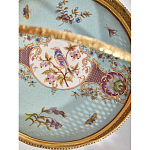 Блюдо круглое с ручкой и голубым фарфоровым дном с цветочным рисунком Blue Garden варинант исполнения - 2 | Loft Concept в Челябинске