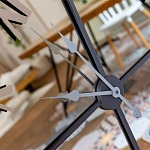 Часы настенные зеркальные с серебряным металлическим циферблатом Mirror Tower Clock варинант исполнения - 3 | Loft Concept в Челябинске