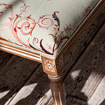 Банкетка из массива бука светло-зеленая с растительным орнаментом Raffael Angel Floral Banquette варинант исполнения - 2 | Loft Concept в Челябинске