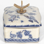 Фарфоровая шкатулка с бронзовой стрекозой Blue and White варинант исполнения - 2 | Loft Concept в Челябинске