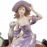 Статуэтка фарфоровая Девушка с автомобилем Charming Statuette варинант исполнения - 1 | Loft Concept в Челябинске