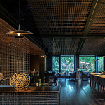 Подвесной светильник с золотым металлическим плафоном округлой формы и декоративным элементом из чёрного мрамора Midnight Grace  варинант исполнения - 3 | Loft Concept в Челябинске