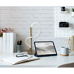 Настольная лампа белым изогнутым плафоном на круглой подставке Luke Lampco Tracer Lamp варинант исполнения - 5 | Loft Concept в Челябинске